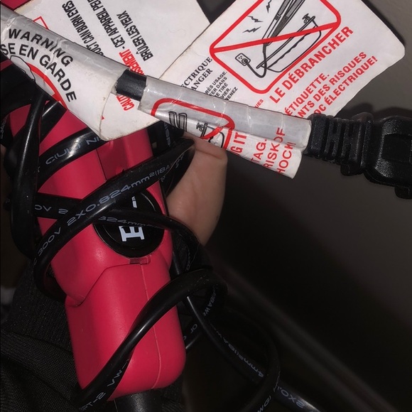 Plugged In Straightener - Picture 3 of 3